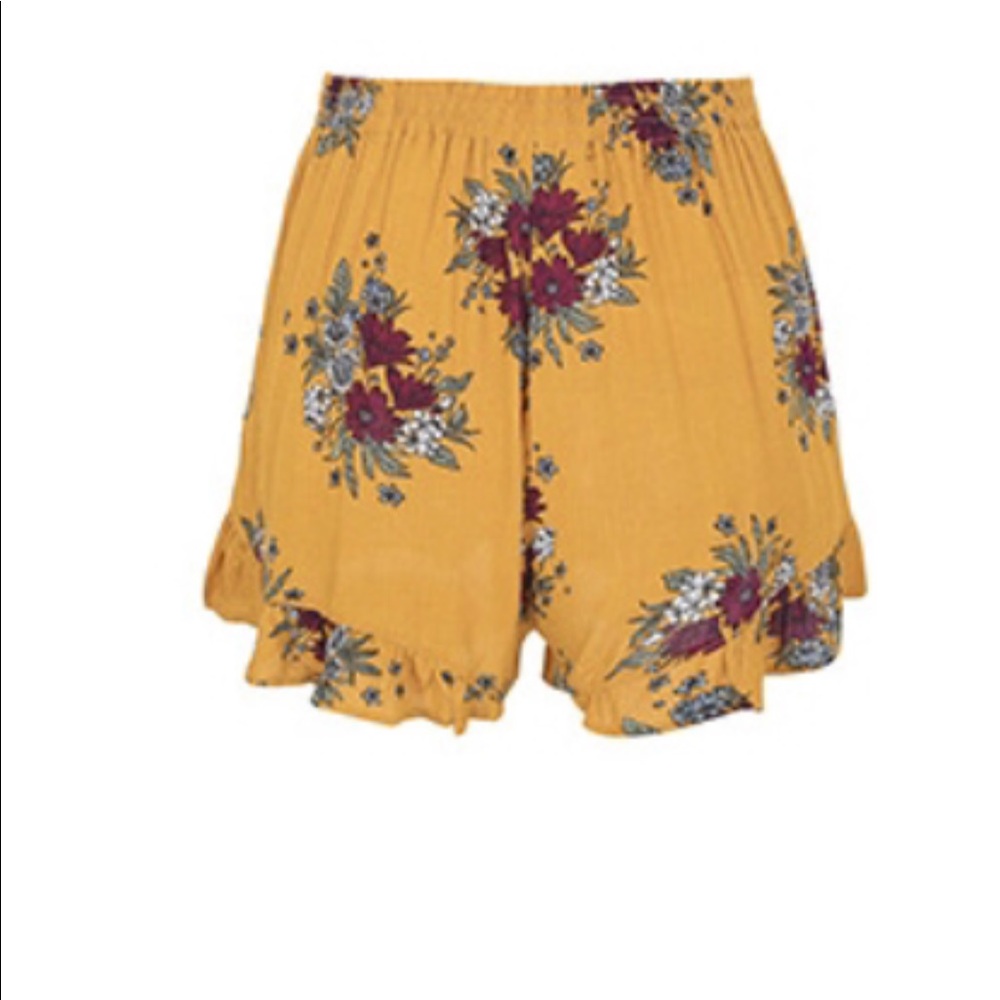🌀S & L left 🌀 Fun & flirty floral shorts - Picture 6 of 7